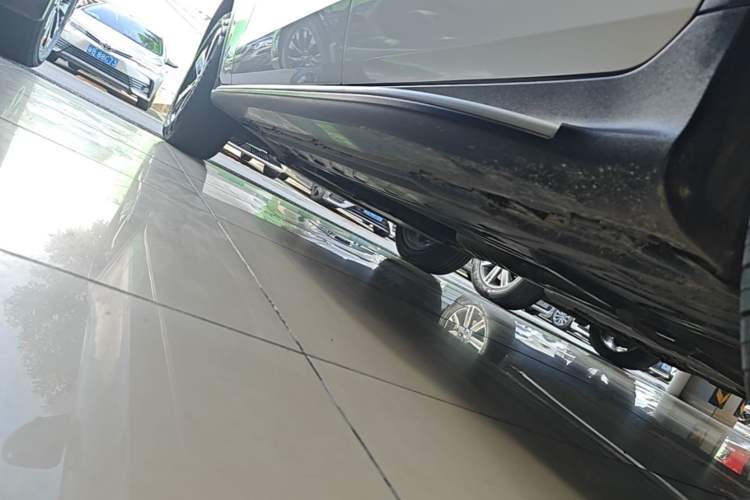 Used Mercedes-Benz GLC 2019 Facelift GLC 260 L 4MATIC Luxury Model Left Side Sill