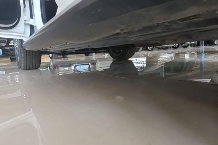Used Mercedes-Benz GLC 2019 GLC 200 L 4MATIC Left Side Sill