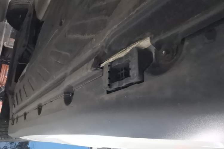 Used Mercedes-Benz GLC 2019 GLC 200 L 4MATIC Left Side Sill