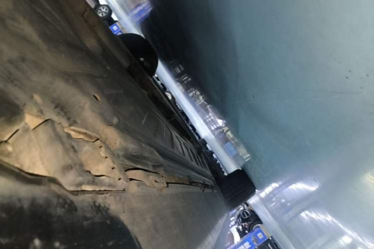 Used Mercedes-Benz GLC 2019 GLC 260 4MATIC Luxury Model Left Side Sill