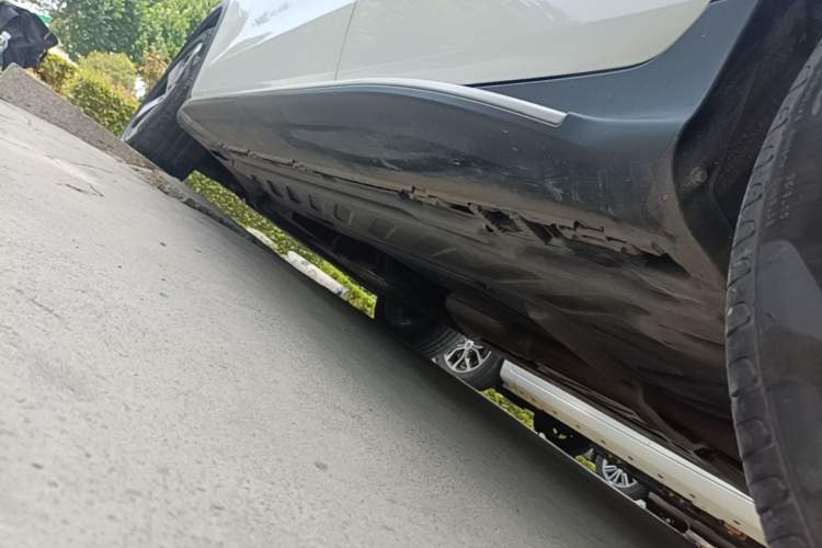 Used Mercedes-Benz GLC 2019 Facelift GLC 260 L 4MATIC Luxury Model Left Side Sill