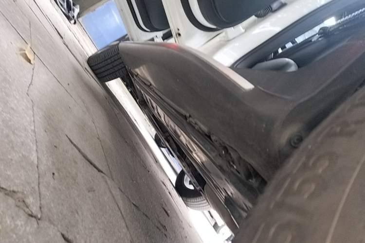 Used Mercedes-Benz GLC 2019 GLC 260 4MATIC Luxury Model Left Side Sill