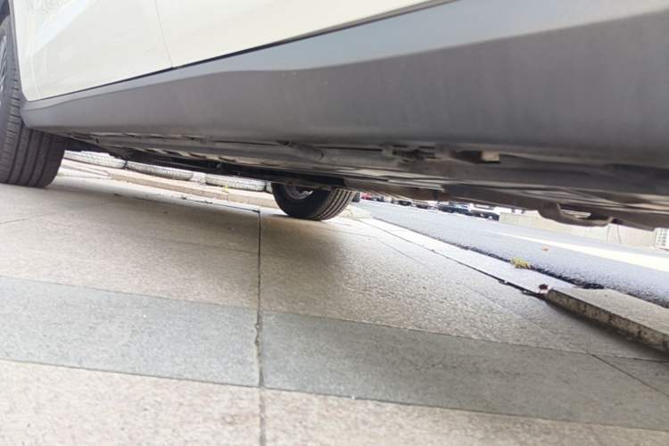 Used Mercedes-Benz GLC 2019 GLC 260 L 4MATIC Dynamic Model Left Side Sill