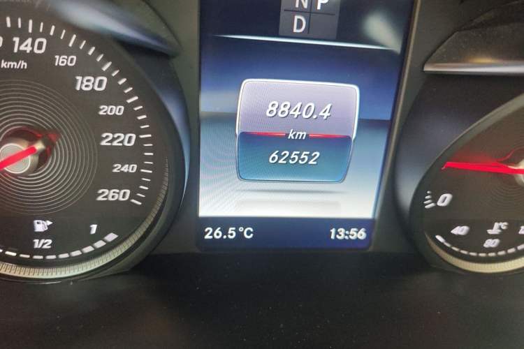Used Mercedes-Benz GLC 2019 GLC 300 L 4MATIC Dynamic Model Odometer Close Up