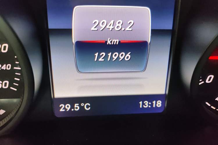 Used Mercedes-Benz GLC 2019 GLC 260 4MATIC Luxury Model Odometer Close Up