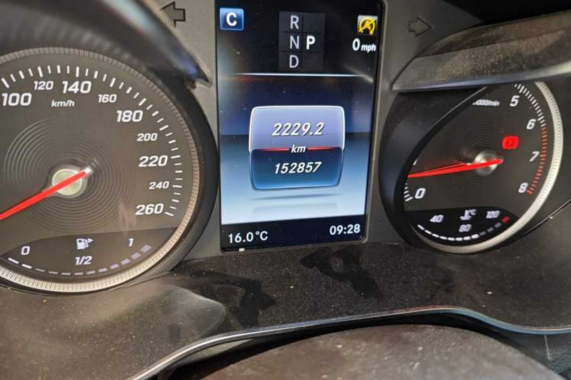 Used Mercedes-Benz GLC 2019 GLC 200 L 4MATIC Odometer Close Up
