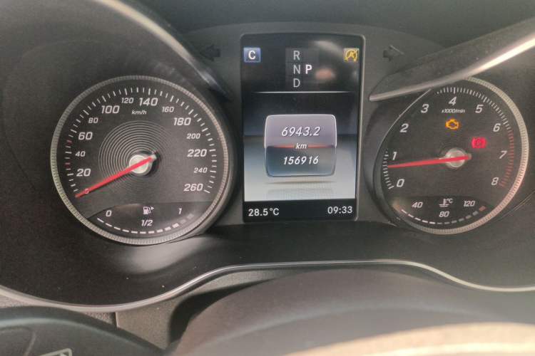 Used Mercedes-Benz GLC 2019 GLC 260 L 4MATIC Luxury Model Odometer Close Up