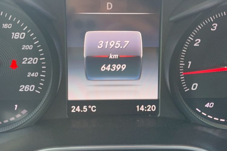 Used Mercedes-Benz GLC 2019 Facelift GLC 260 L 4MATIC Luxury Model Odometer Close Up