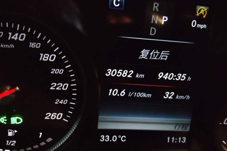 Used Mercedes-Benz GLC 2019 GLC 260 L 4MATIC Dynamic Model Odometer Close Up