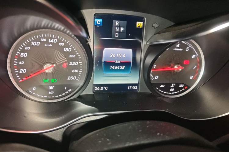 Used Mercedes-Benz GLC 2019 GLC 260 L 4MATIC Dynamic Model Odometer Close Up