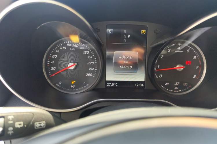 Used Mercedes-Benz GLC 2019 GLC 260 L 4MATIC Luxury Model Odometer Close Up