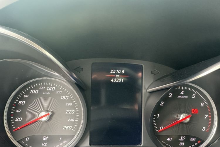 Used Mercedes-Benz GLC 2019 Facelift GLC 260 L 4MATIC Luxury Model Odometer Close Up