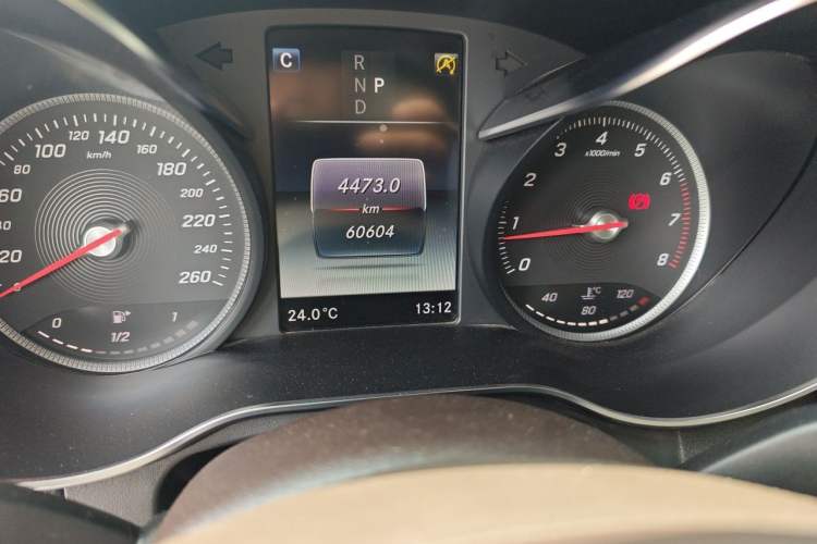 Used Mercedes-Benz GLC 2019 Facelift GLC 260 L 4MATIC Luxury Model Odometer Close Up