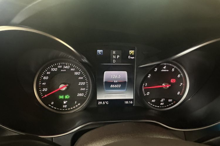 Used Mercedes-Benz GLC 2019 GLC 260 L 4MATIC Dynamic Model Odometer Close Up