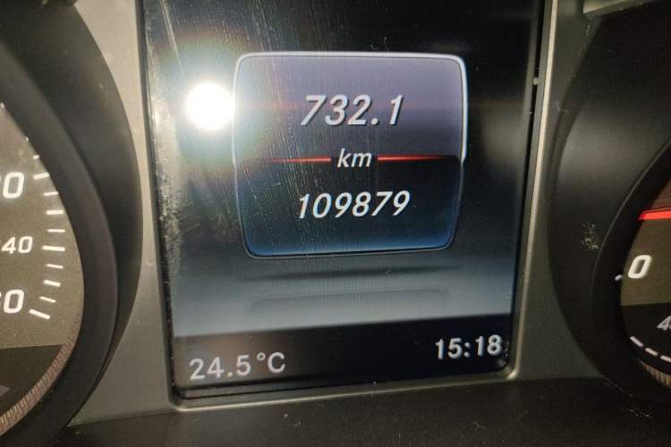 Used Mercedes-Benz GLC 2019 GLC 260 L 4MATIC Dynamic Model Odometer Close Up