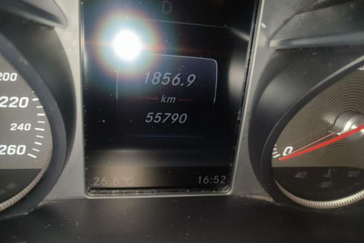 Used Mercedes-Benz GLC 2019 GLC 260 L 4MATIC Luxury Model Odometer Close Up