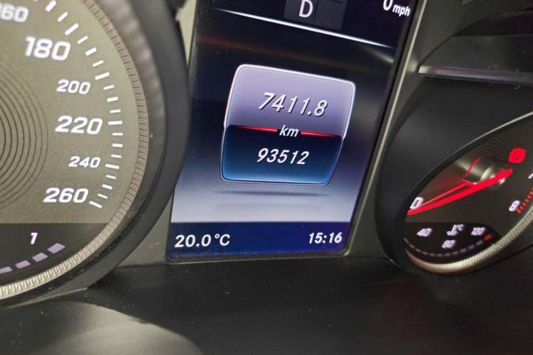Used Mercedes-Benz GLC 2019 GLC 200 L 4MATIC Odometer Close Up