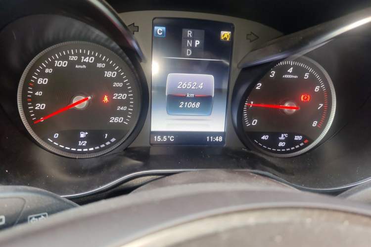 Used Mercedes-Benz GLC 2019 GLC 300 L 4MATIC Dynamic Model Odometer Close Up