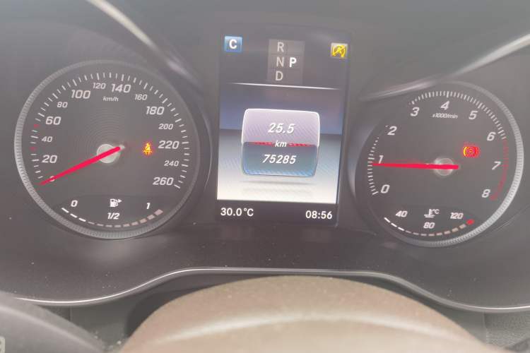 Used Mercedes-Benz GLC 2019 GLC 260 L 4MATIC Dynamic Model Odometer Close Up