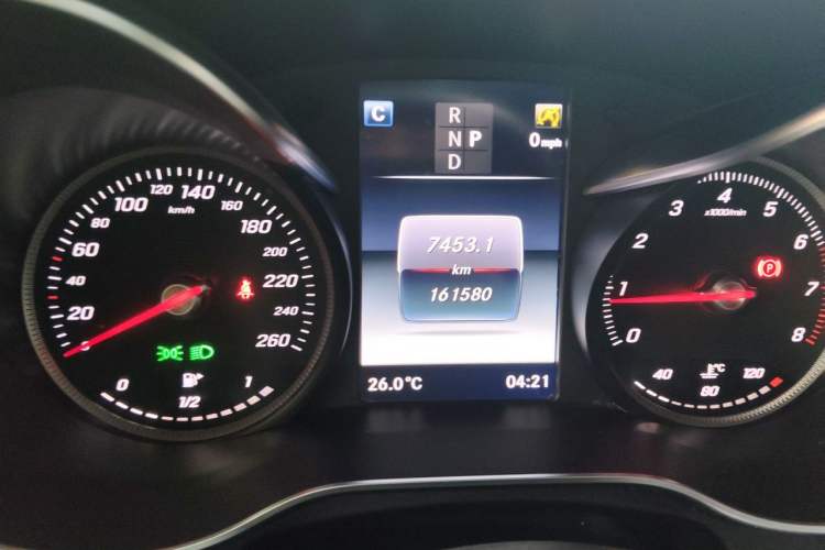 Used Mercedes-Benz GLC 2019 GLC 300 L 4MATIC Dynamic Model Odometer Close Up