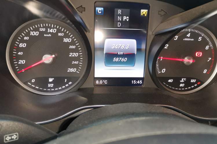 Used Mercedes-Benz GLC 2019 GLC 200 L 4MATIC Odometer Close Up