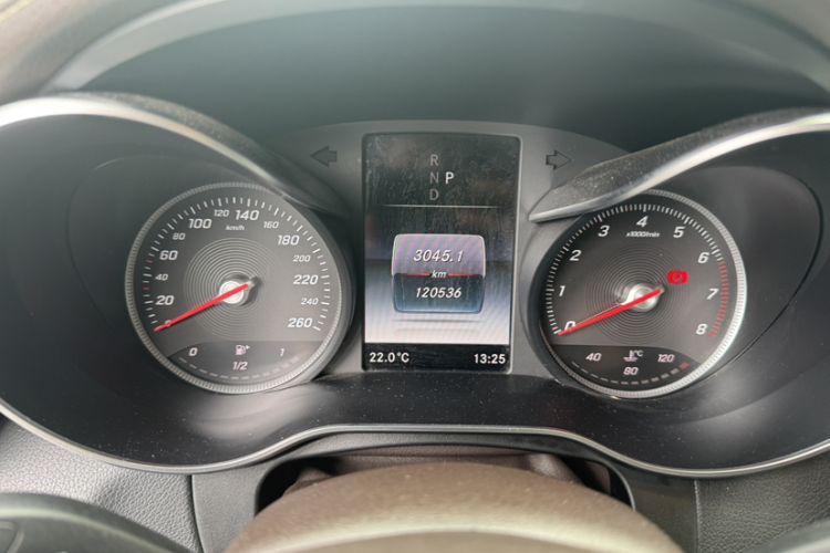 Used Mercedes-Benz GLC 2019 Facelift GLC 260 L 4MATIC Luxury Model Odometer Close Up