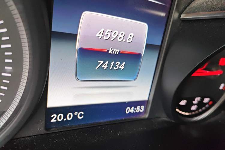 Used Mercedes-Benz GLC 2019 Facelift GLC 260 L 4MATIC Luxury Model Odometer Close Up