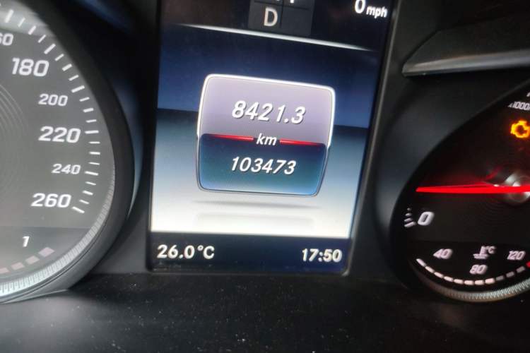 Used Mercedes-Benz GLC 2019 GLC 300 L 4MATIC Dynamic Model Odometer Close Up