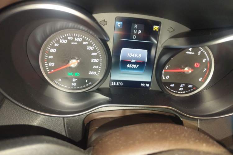 Used Mercedes-Benz GLC 2019 GLC 260 L 4MATIC Luxury Model Odometer Close Up
