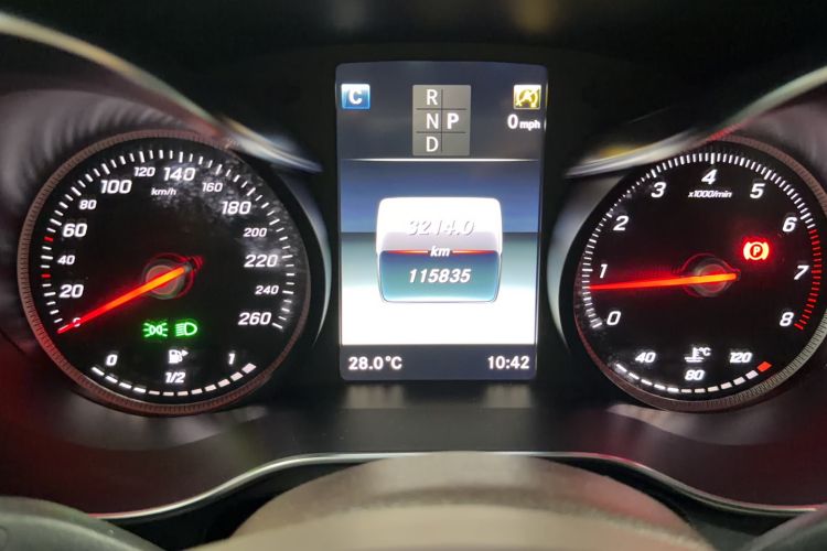 Used Mercedes-Benz GLC 2019 Facelift GLC 260 L 4MATIC Luxury Model Odometer Close Up
