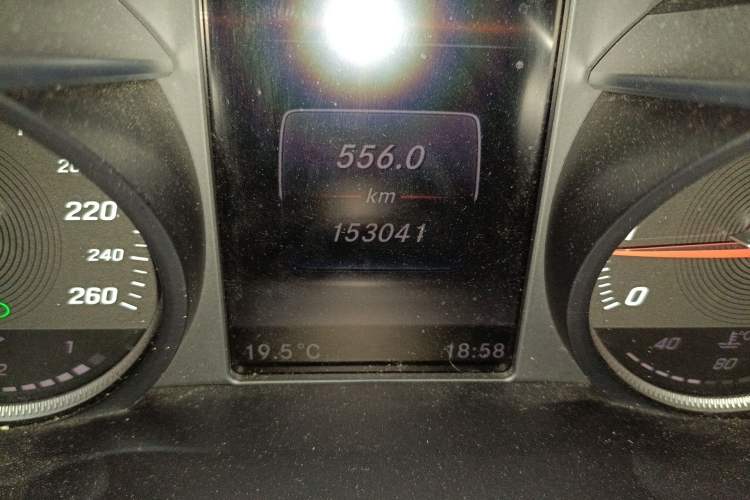 Used Mercedes-Benz GLC 2019 GLC 200 4MATIC Odometer Close Up