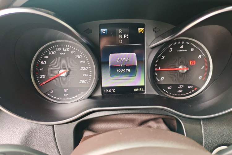 Used Mercedes-Benz GLC 2019 Facelift GLC 260 L 4MATIC Luxury Model Odometer Close Up