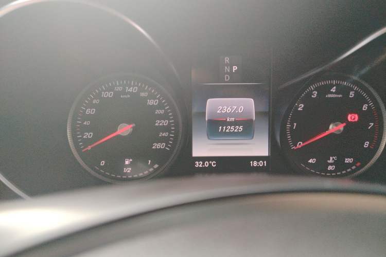 Used Mercedes-Benz GLC 2019 GLC 200 L 4MATIC Odometer Close Up