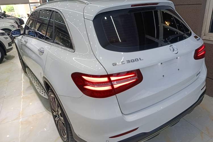 Used Mercedes-Benz GLC 2019 GLC 260 L 4MATIC Dynamic Model Rear Left 45 Deg