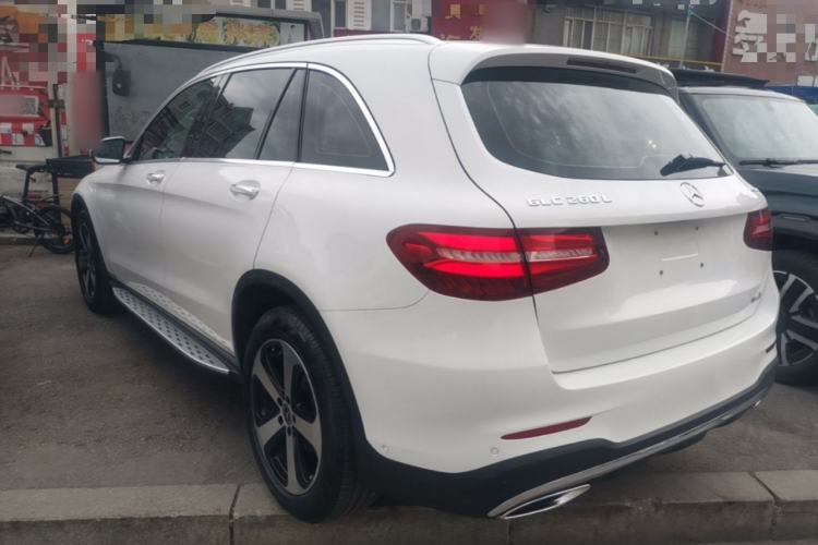 Used Mercedes-Benz GLC 2019 Facelift GLC 260 L 4MATIC Luxury Model Rear Left 45 Deg