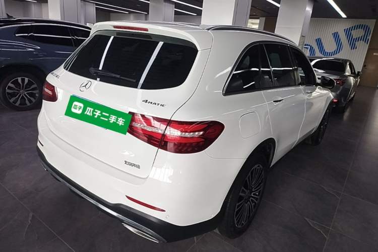 Used Mercedes-Benz GLC 2019 GLC 260 L 4MATIC Dynamic Model Rear Right 45 Deg