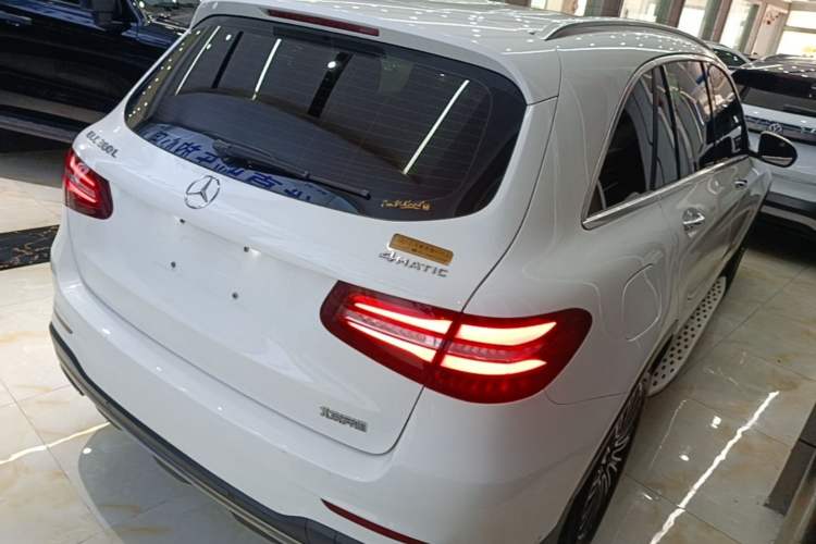 Used Mercedes-Benz GLC 2019 GLC 260 L 4MATIC Dynamic Model Rear Right 45 Deg