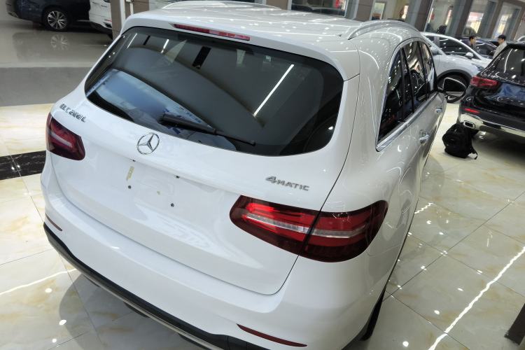 Used Mercedes-Benz GLC 2019 GLC 260 L 4MATIC Dynamic Model Rear Right 45 Deg