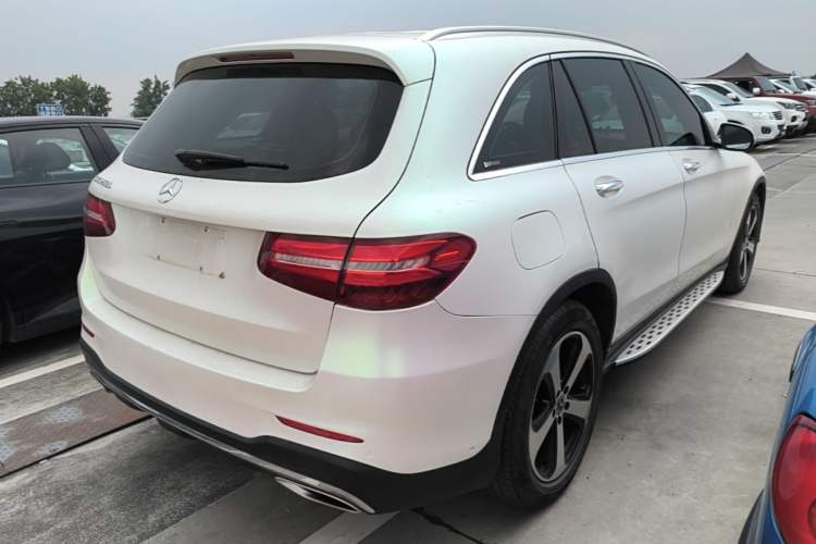 Used Mercedes-Benz GLC 2019 Facelift GLC 260 L 4MATIC Luxury Model Rear Right 45 Deg