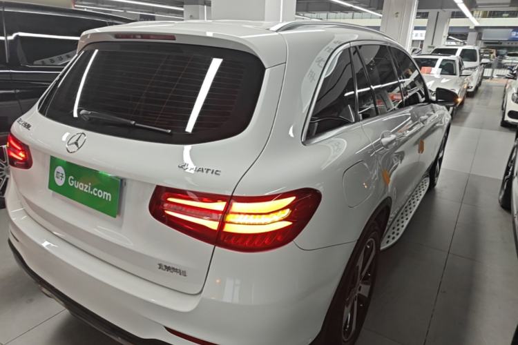 Used Mercedes-Benz GLC 2019 GLC 260 4MATIC Luxury Model Rear Right 45 Deg