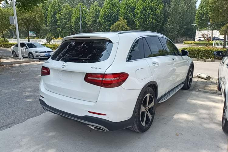 Used Mercedes-Benz GLC 2019 Facelift GLC 260 L 4MATIC Luxury Model Rear Right 45 Deg