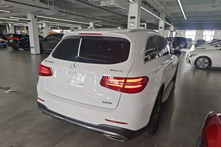 Used Mercedes-Benz GLC 2019 GLC 260 L 4MATIC Dynamic Model Rear Right 45 Deg