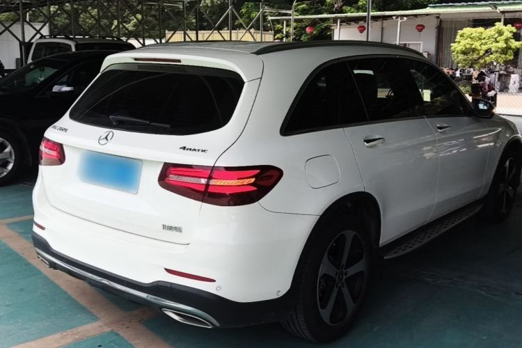Used Mercedes-Benz GLC 2019 Facelift GLC 260 L 4MATIC Luxury Model Rear Right 45 Deg