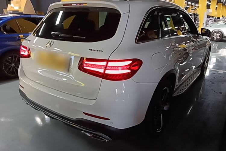 Used Mercedes-Benz GLC 2019 GLC 260 4MATIC Luxury Model Rear Right 45 Deg