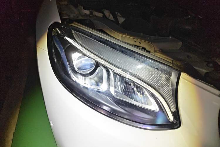 Used Mercedes-Benz GLC 2019 GLC 260 L 4MATIC Dynamic Model Right Front Headlight