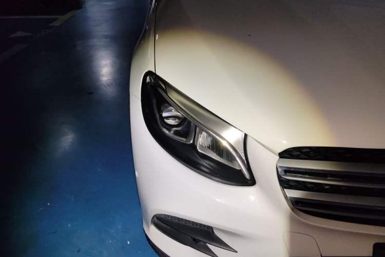 Used Mercedes-Benz GLC 2019 GLC 260 L 4MATIC Dynamic Model Right Front Headlight