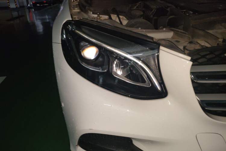 Used Mercedes-Benz GLC 2019 GLC 260 L 4MATIC Dynamic Model Right Front Headlight