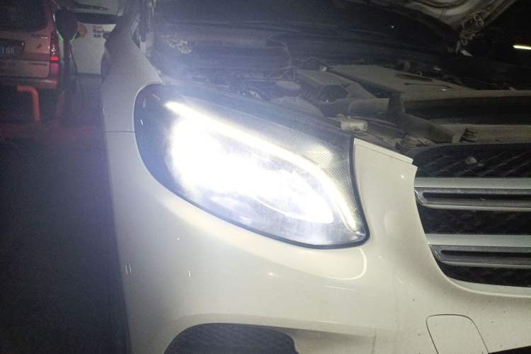 Used Mercedes-Benz GLC 2019 GLC 260 L 4MATIC Dynamic Model Right Front Headlight