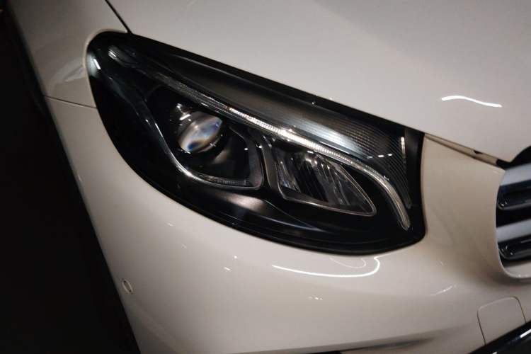 Used Mercedes-Benz GLC 2019 GLC 260 L 4MATIC Dynamic Model Right Front Headlight