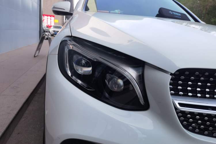 Used Mercedes-Benz GLC 2019 GLC 300 L 4MATIC Dynamic Model Right Front Headlight